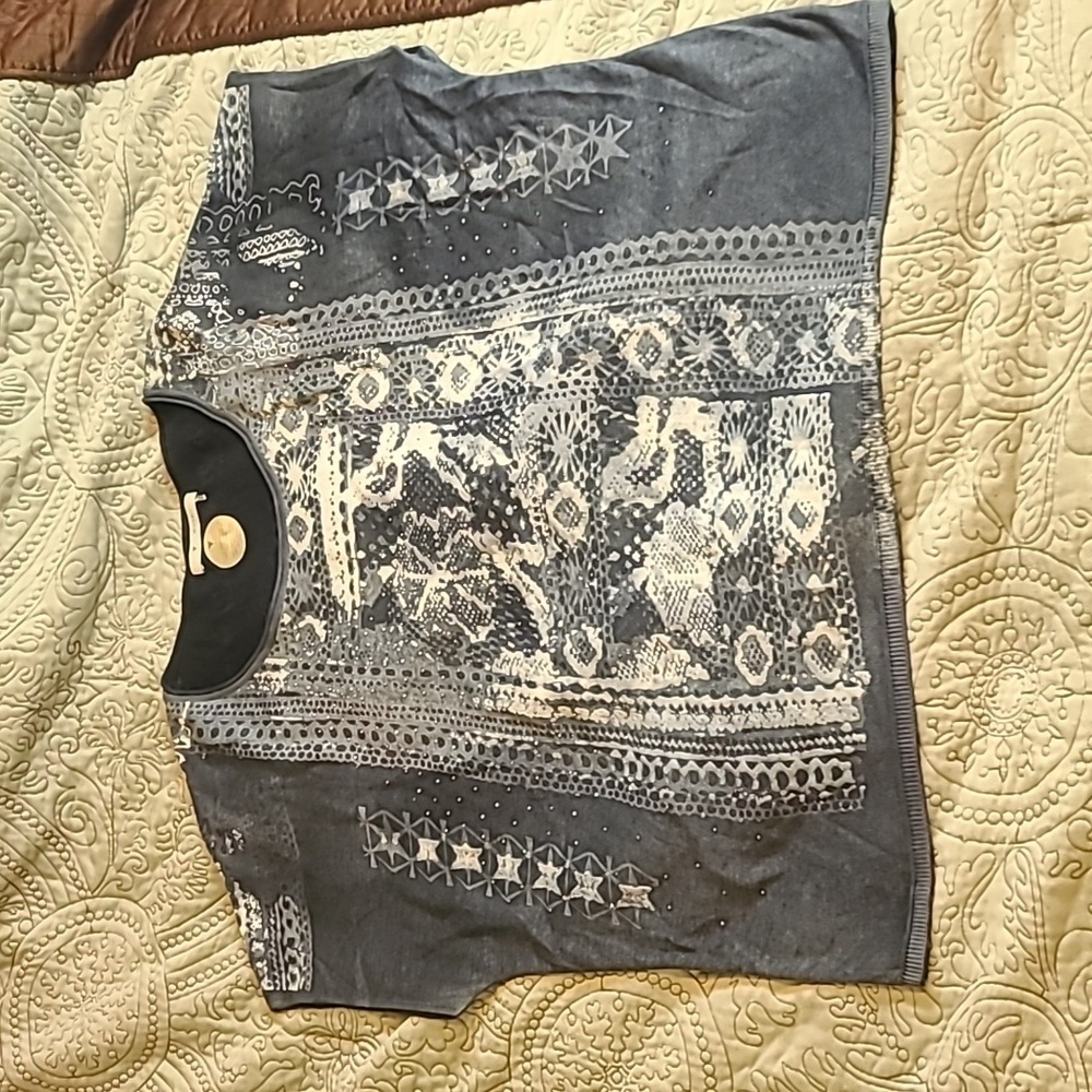 Monari Women’s L/XL Beautiful Paisley Tribal Print Top